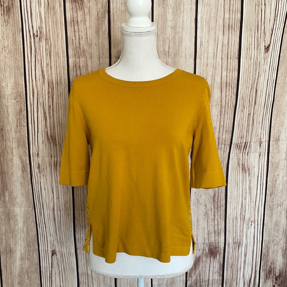 Ann Taylor Yellow Half Sleeve Sweater w/Cutout Detail Back Small
